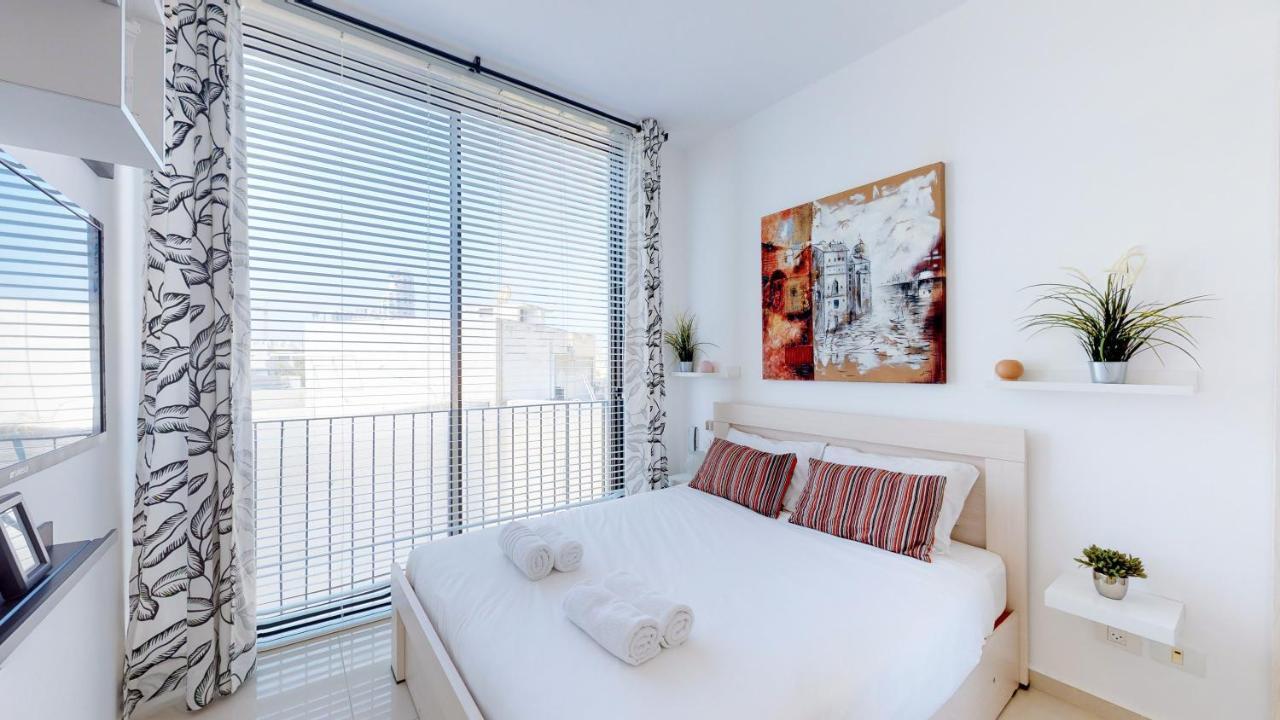 Stylish 1Br Flat For 4 Ppl In Allenby By Holyguest Tel Aviv Eksteriør billede