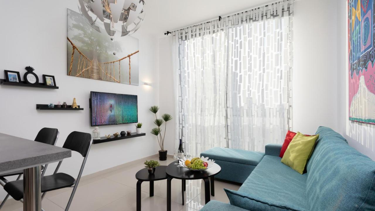 Stylish 1Br Flat For 4 Ppl In Allenby By Holyguest Tel Aviv Eksteriør billede